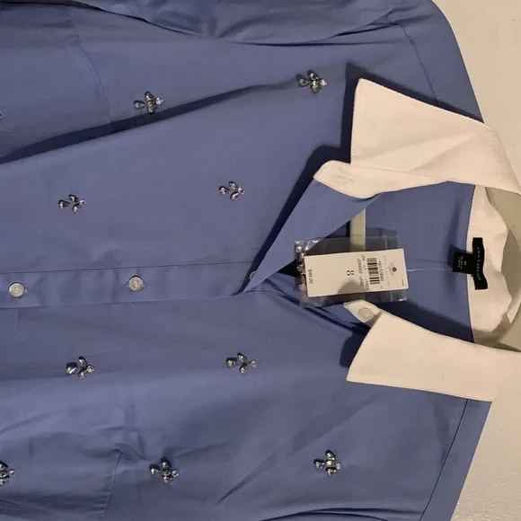 relaxed button down, point collar perfect shirt. 3/4 sleeves with button cuffs - Picture 1 of 4